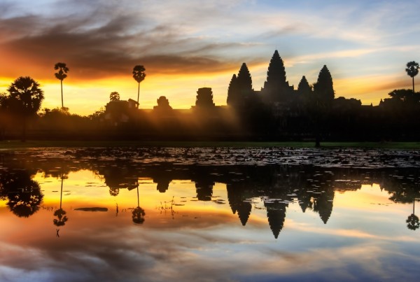 sunrise_discovery_of_angkor_wat-wallpaper-1920x1080